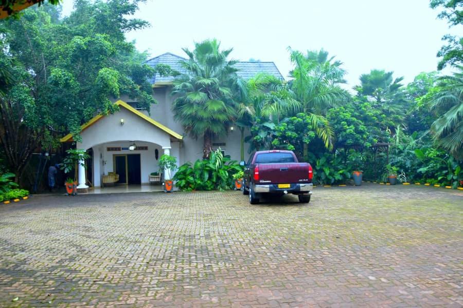 Random Park Hotel คิกาลี ภายนอก รูปภาพ