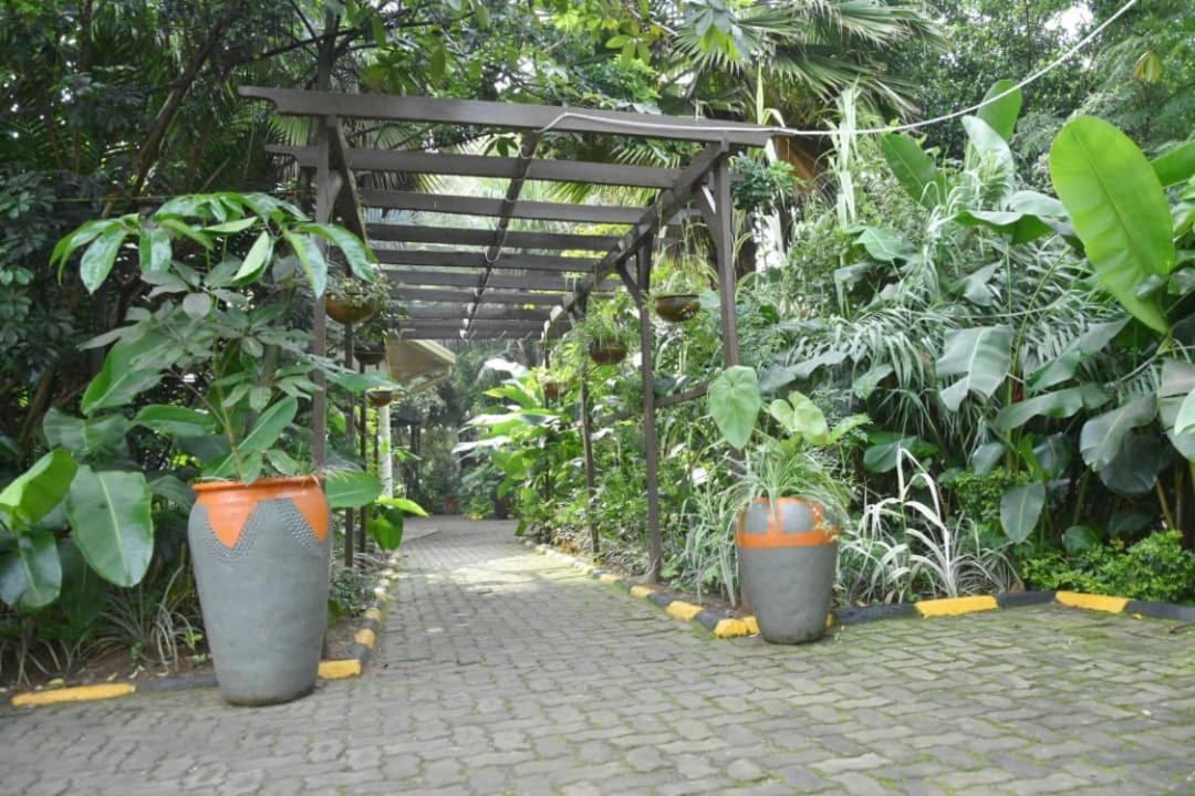 Random Park Hotel คิกาลี ภายนอก รูปภาพ