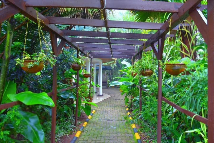 Random Park Hotel คิกาลี ภายนอก รูปภาพ