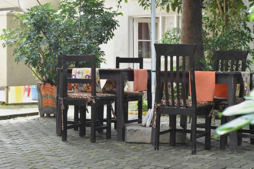 Random Park Hotel คิกาลี ภายนอก รูปภาพ