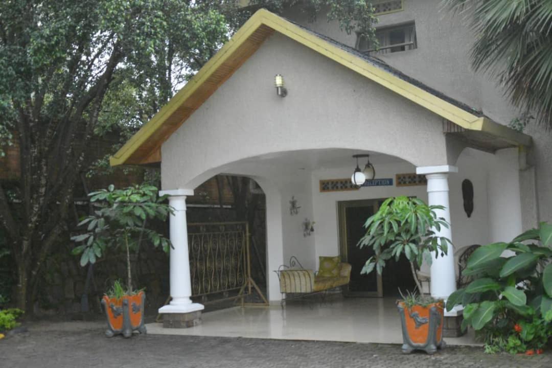 Random Park Hotel คิกาลี ภายนอก รูปภาพ